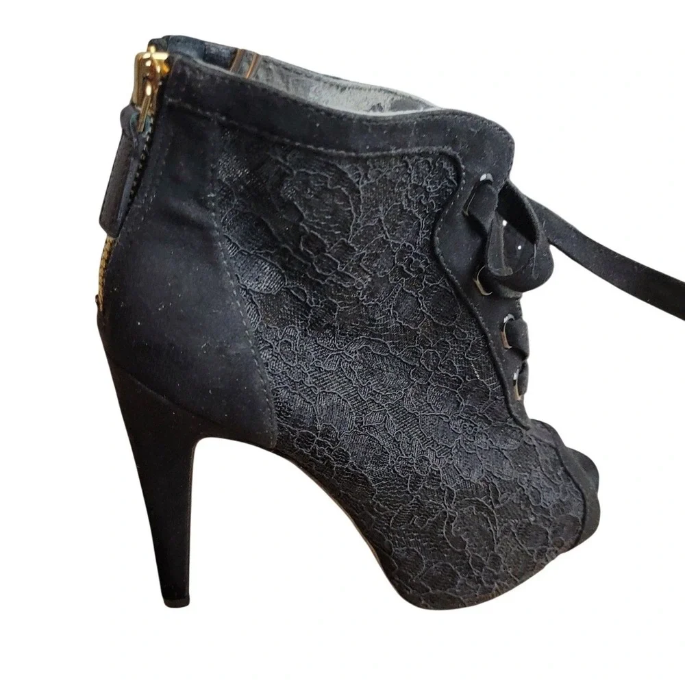 Nine West Enetta Black Lace High Heels Women's 7.5 Peep Toe Zip Boho Whimsigoth.